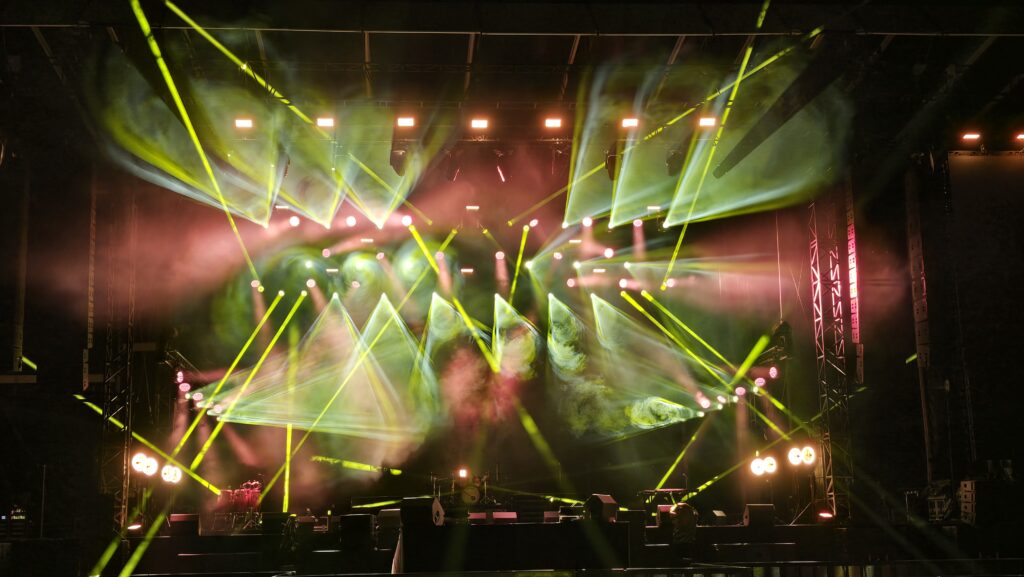 grandMA, light designer, light operator, vectorworks, depence, laser, light, lumière, Ath, belgique, francois vandermeeren, Vandermeeren, MA3, MA2, spectacle, show, event, évènement, showtech tools, showtechtools, concert